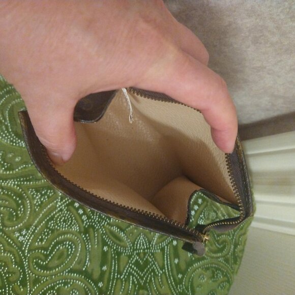 Louis Vuitton Monogram Pouch 12 - Picture 13 of 15